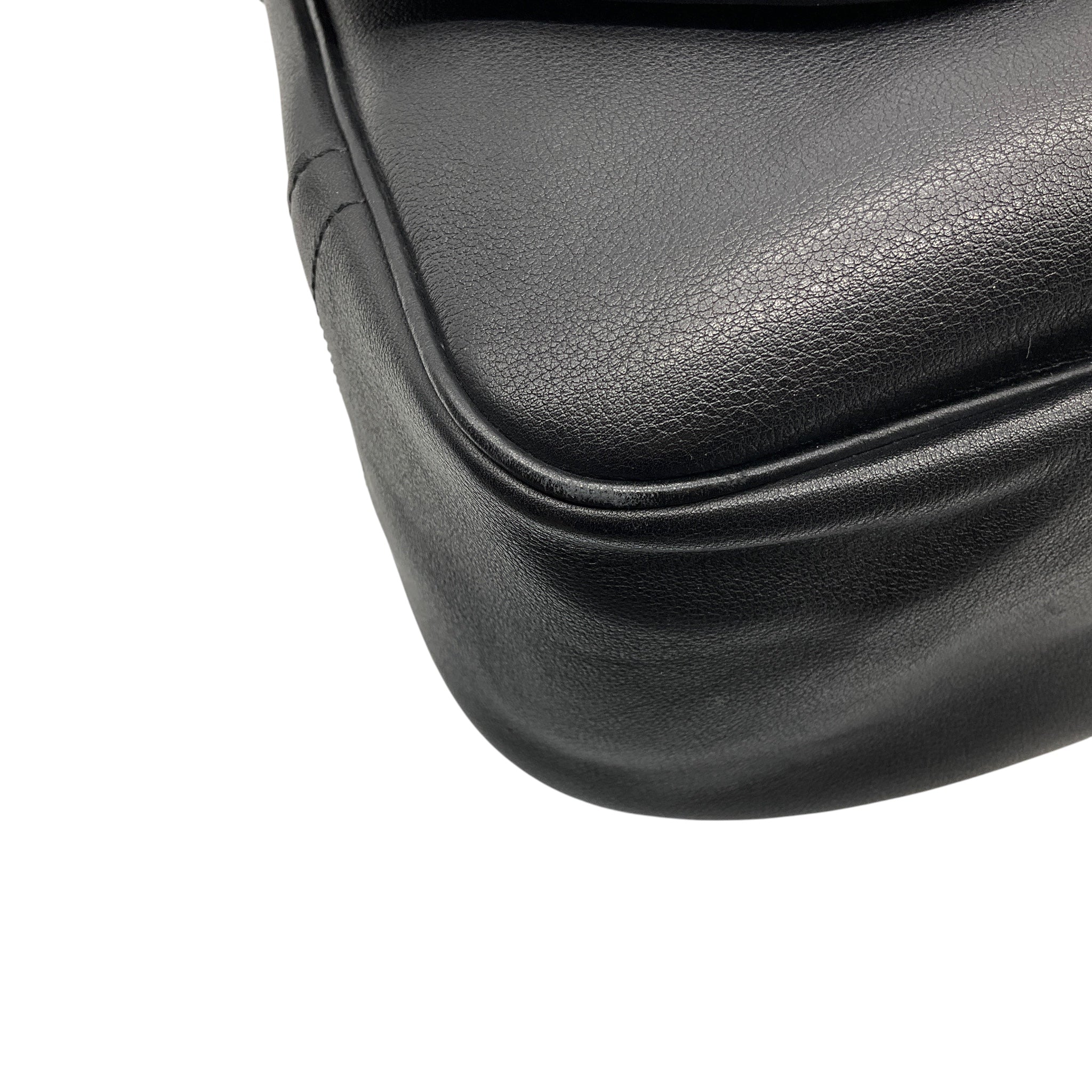 Tom Ford Black / Gold Hardware Zipper Detail Leather Shoulder Bag