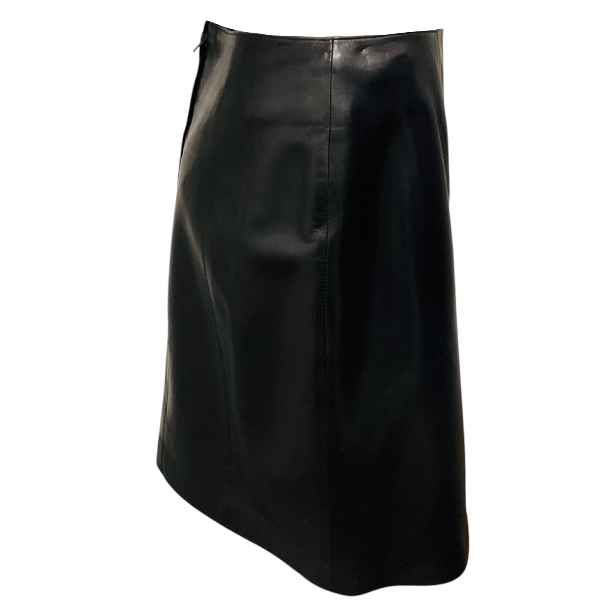 Chanel Vintage 2001 Dark Navy Blue Silk Lined Lambskin Leather Skirt with Logo Plate and Pleated Detail