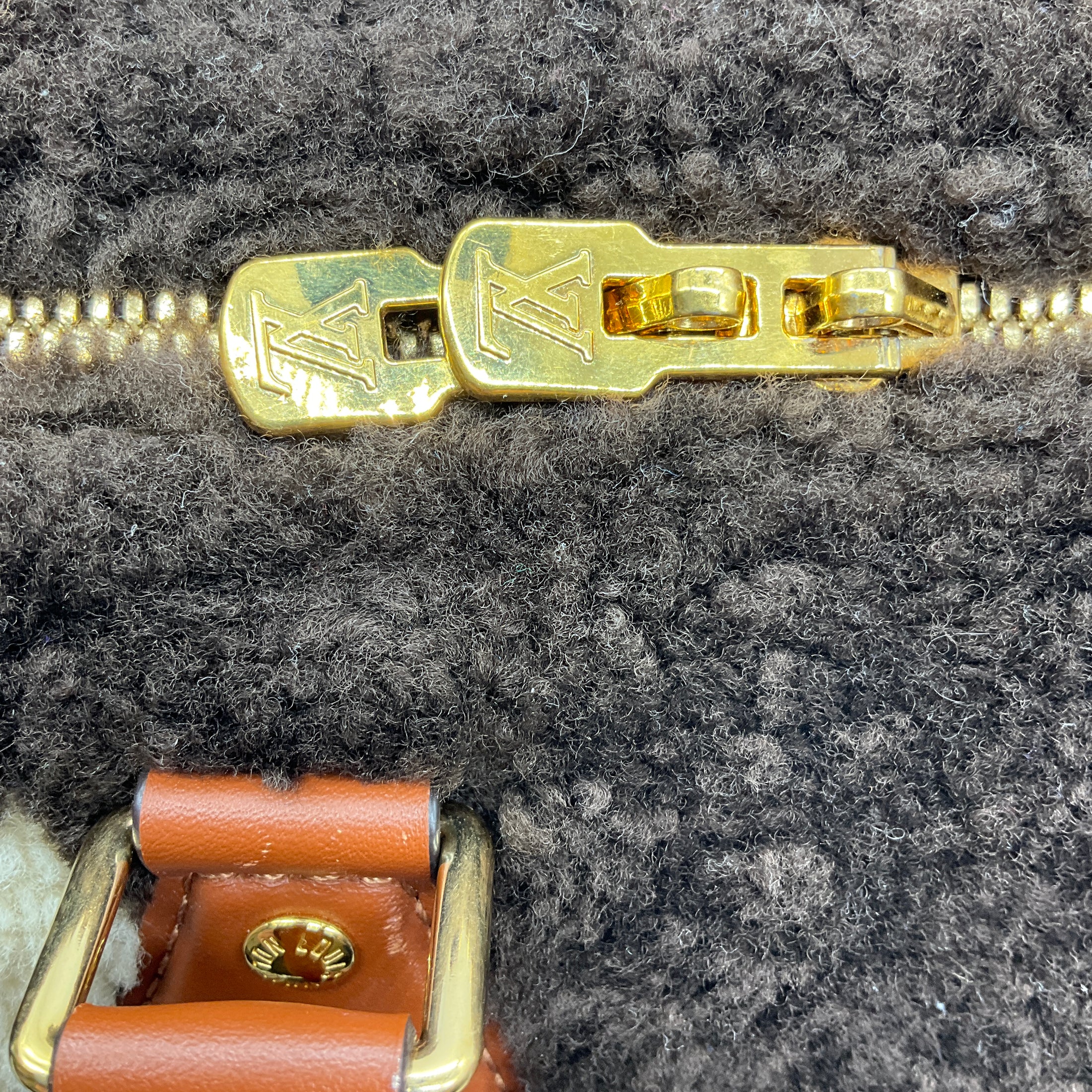 Louis Vuitton Chocolate / Cream Shearling Monogram LV Ski Cozygram Speedy Bandouliere 25 Handbag