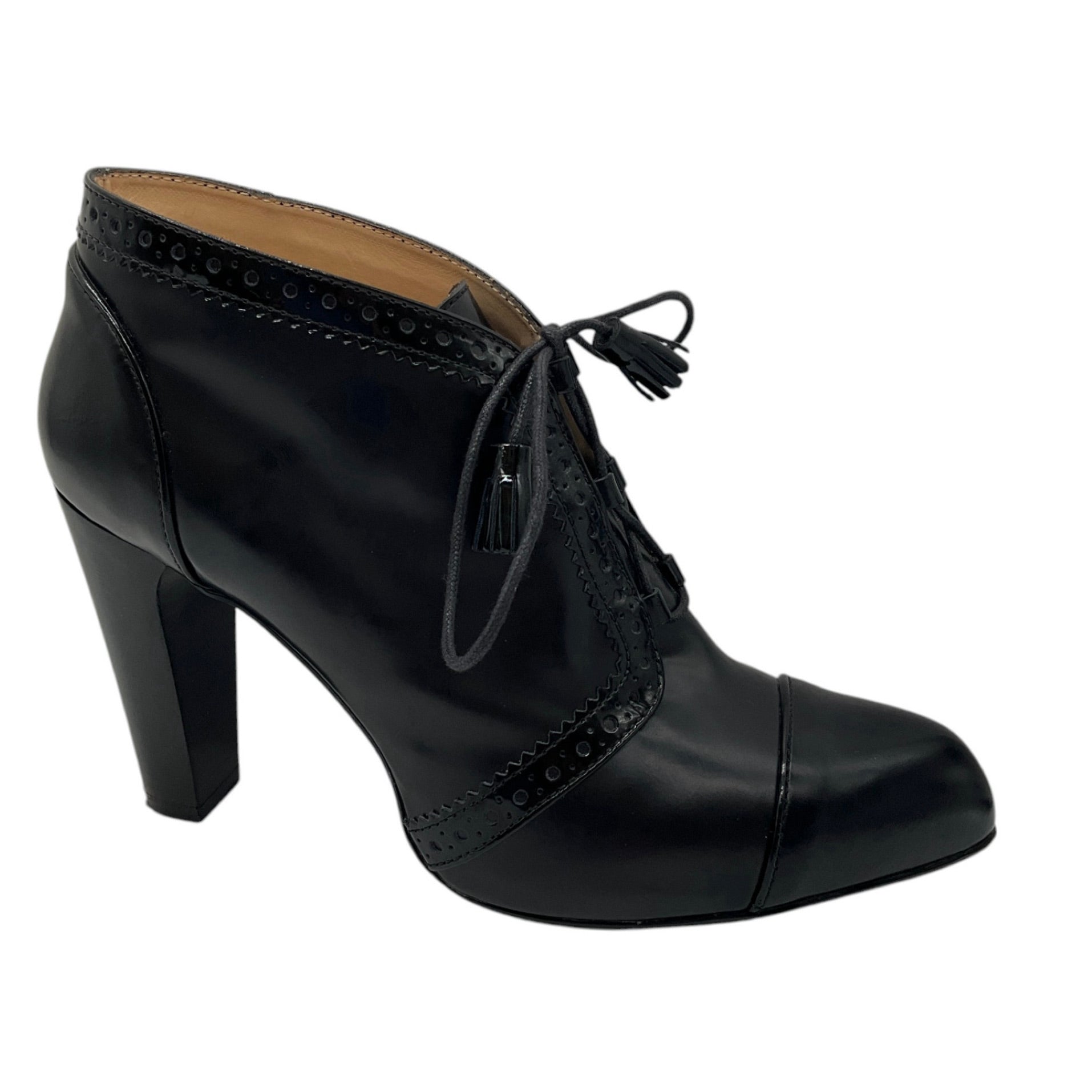 Tod's Black Patent Leather Trimmed Wingtip Lace-Up Leather Oxford Ankle Booties