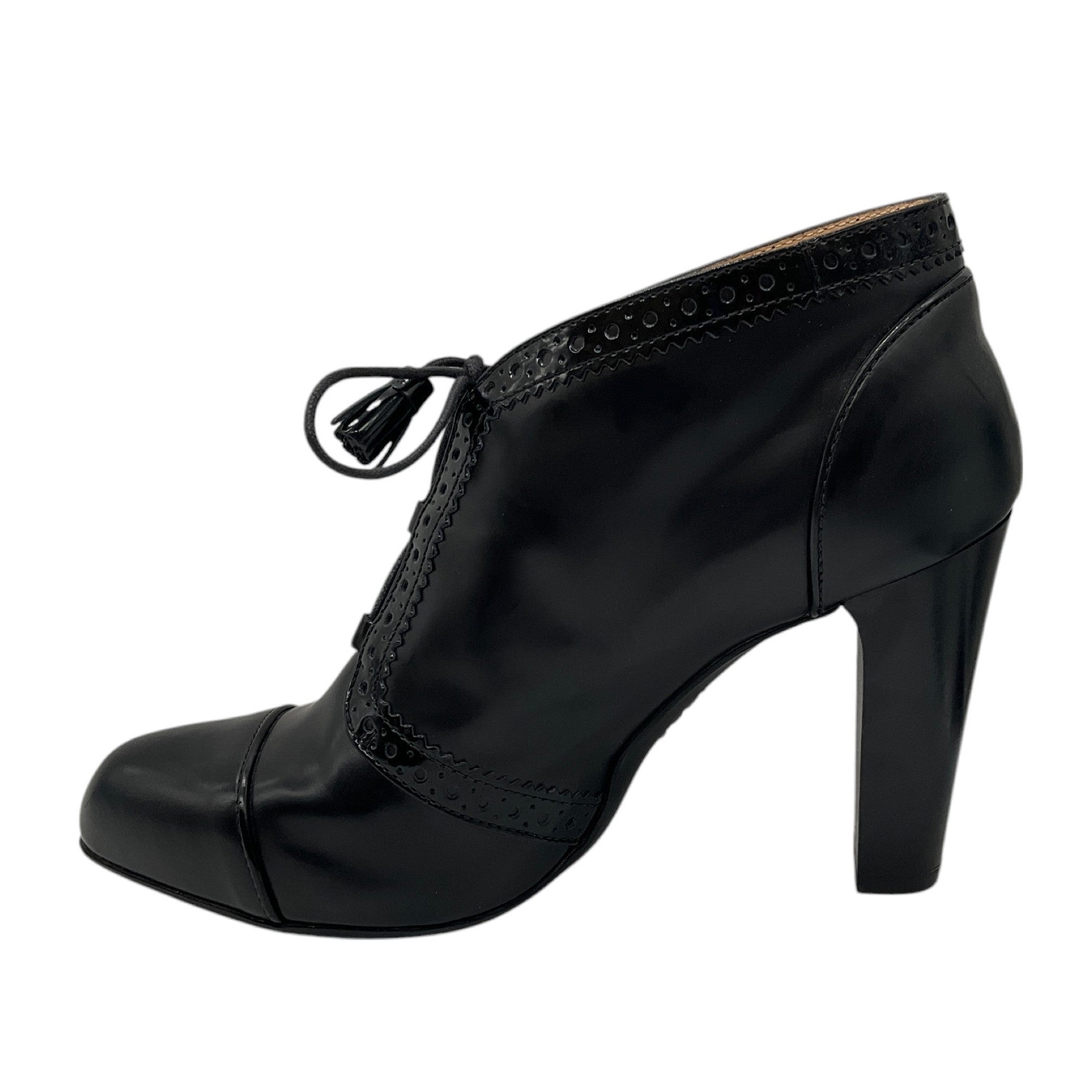 Tod's Black Patent Leather Trimmed Wingtip Lace-Up Leather Oxford Ankle Booties