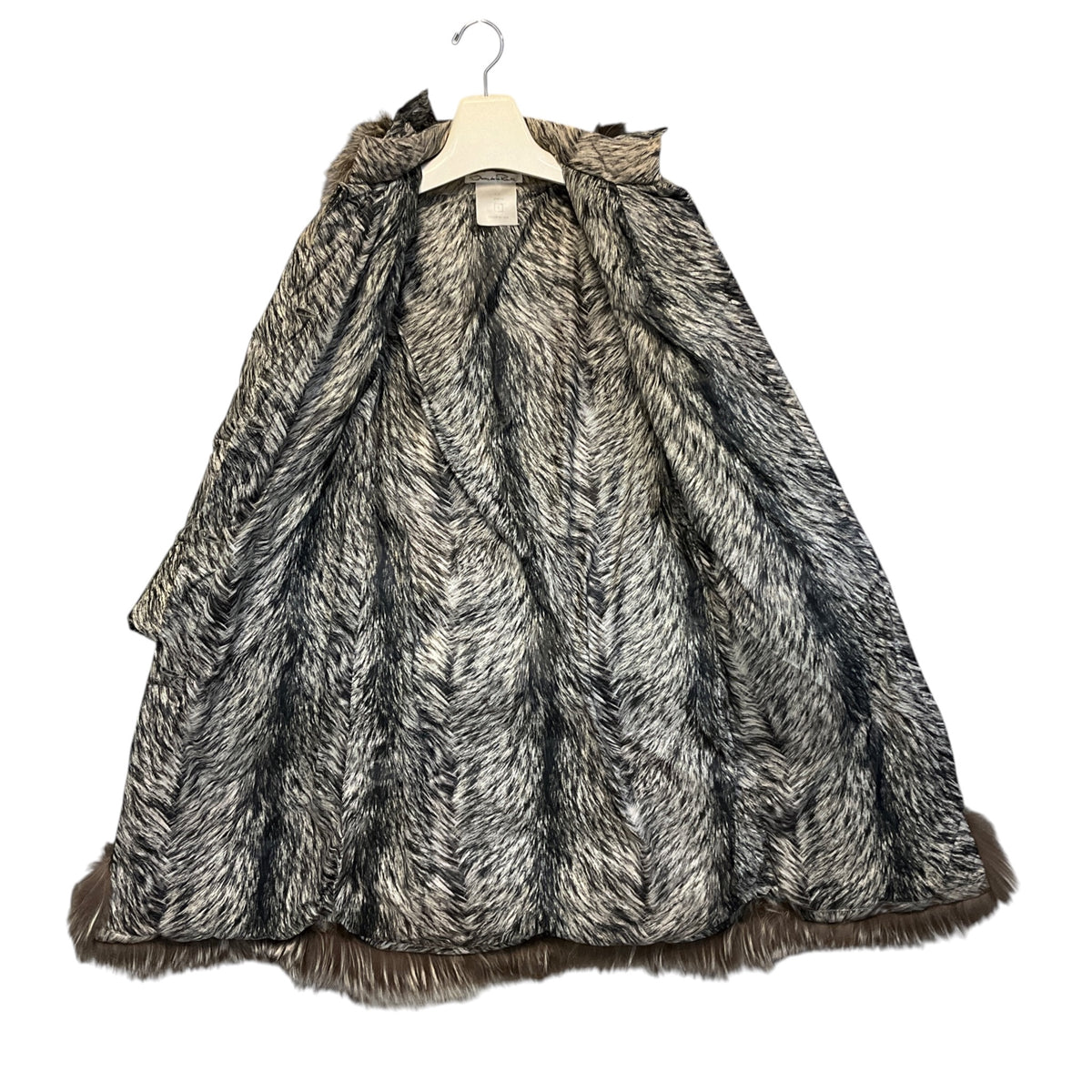 Oscar de la Renta Ivory / Black Printed Silk Puffer Coat with Fox Fur Trim