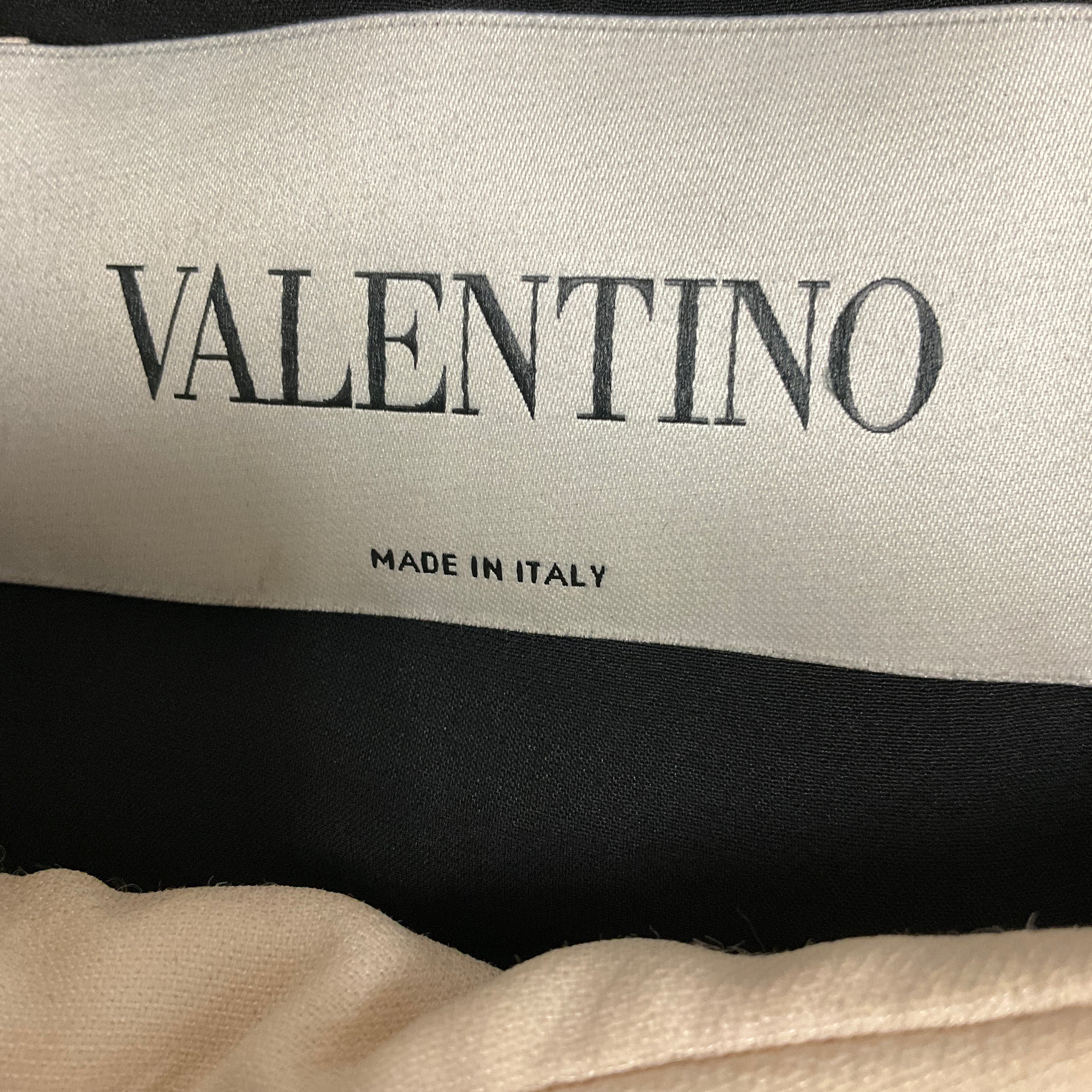 Valentino Black Embroidered Lace and Mesh Tulle Detailed Sleeveless Crepe Dress with Cream Collar