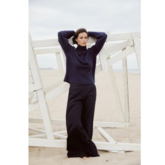 Annis JOSIE NAVY FUNNEL TURTLENECK TOP