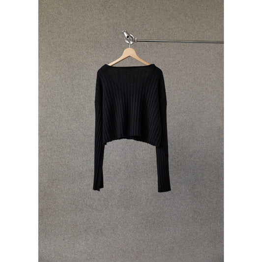 ANNIS RACHEL BLACK CROPPED V-NECK RIBBED TOP