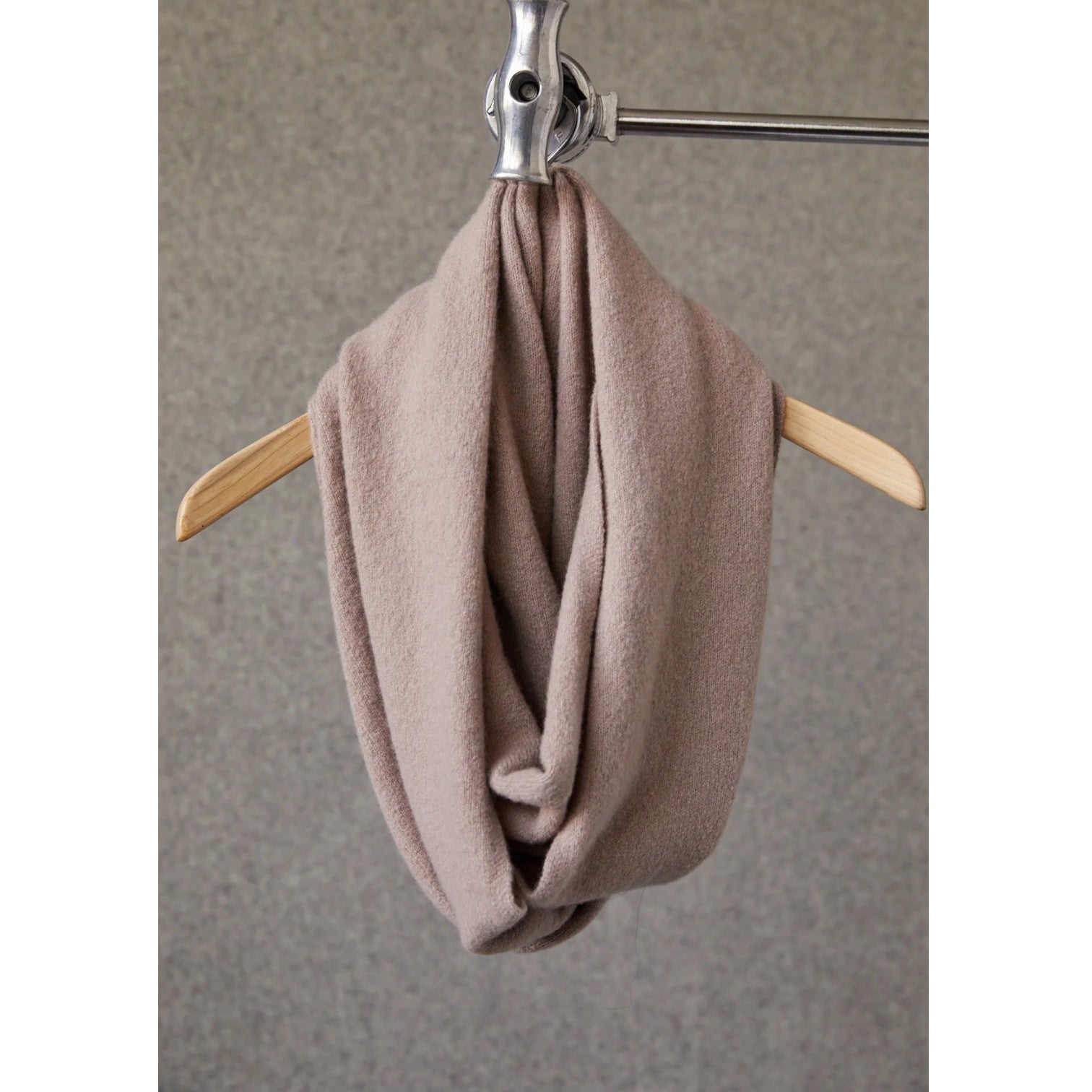 ANNIS MANDI ROSE INFINITY SCARF

