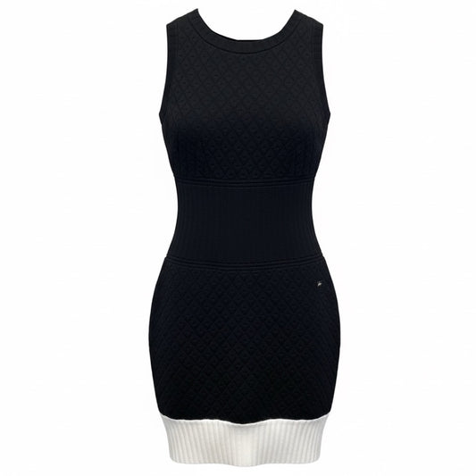 Chanel Black / White 2013 Quilted Sleeveless Fitted Stretch Knit Dress