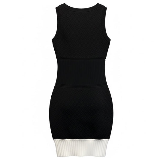 Chanel Black / White 2013 Quilted Sleeveless Fitted Stretch Knit Dress